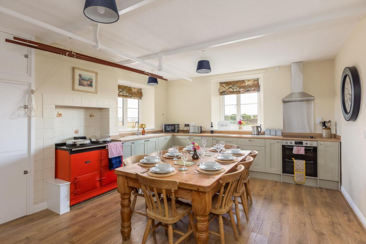 Luxury Farmhouse With Stunning Views And Hot Tub Ebberston Bagian luar foto