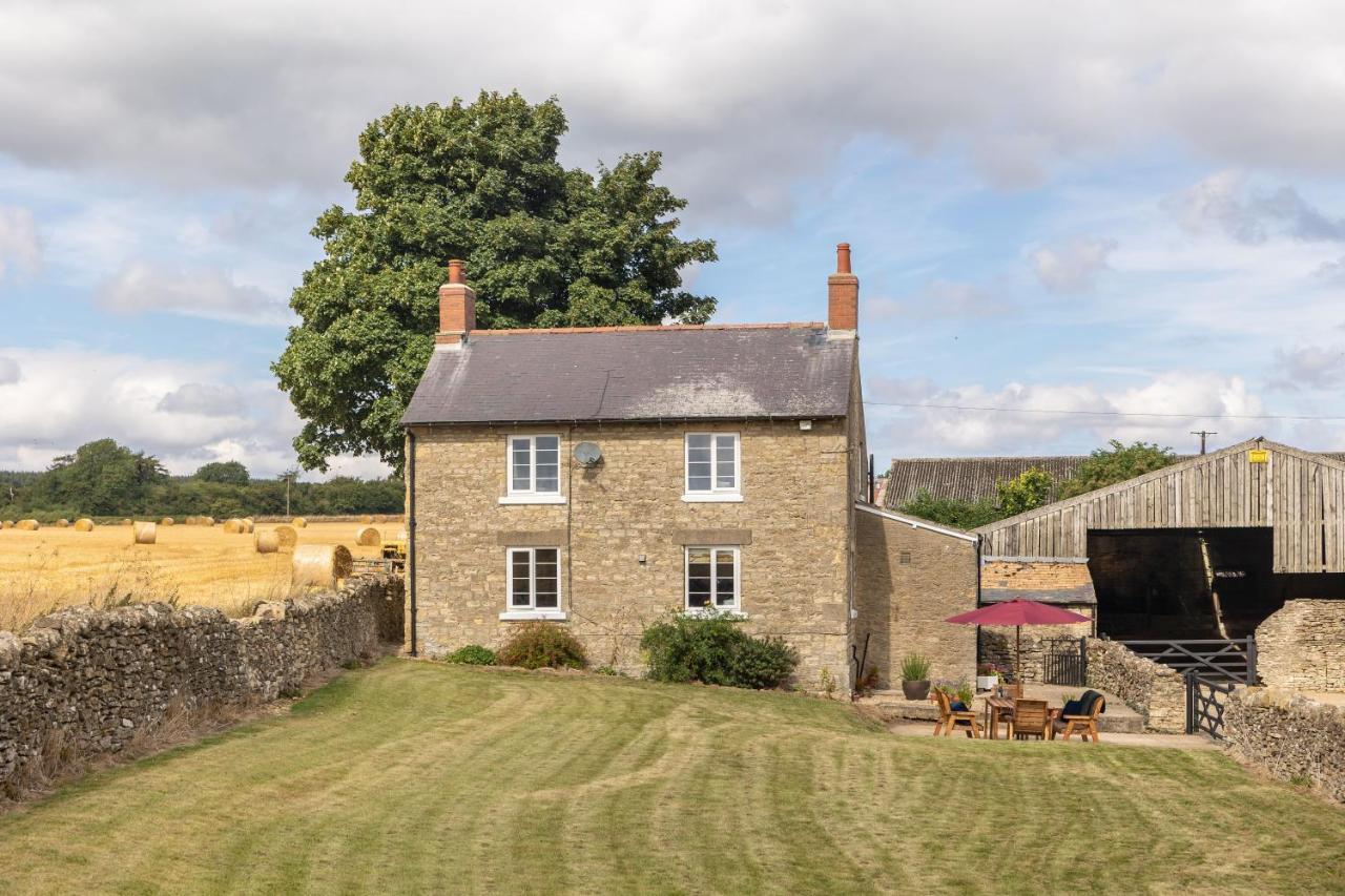 Luxury Farmhouse With Stunning Views And Hot Tub Ebberston Bagian luar foto