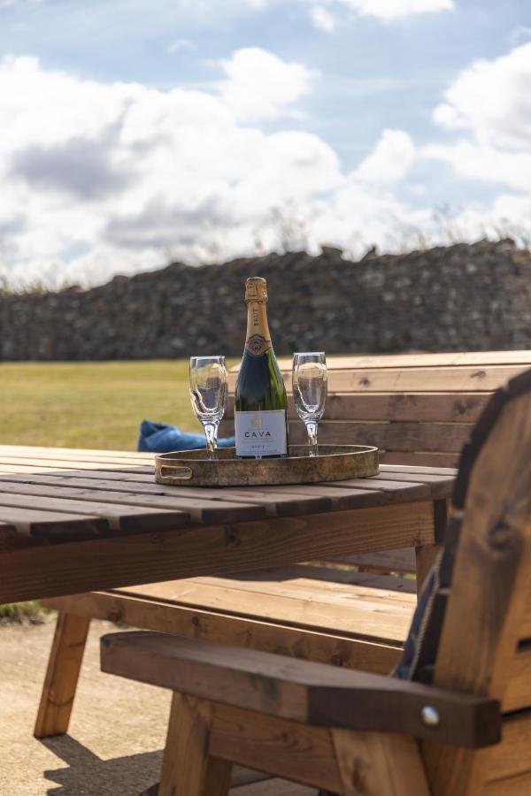 Luxury Farmhouse With Stunning Views And Hot Tub Ebberston Bagian luar foto