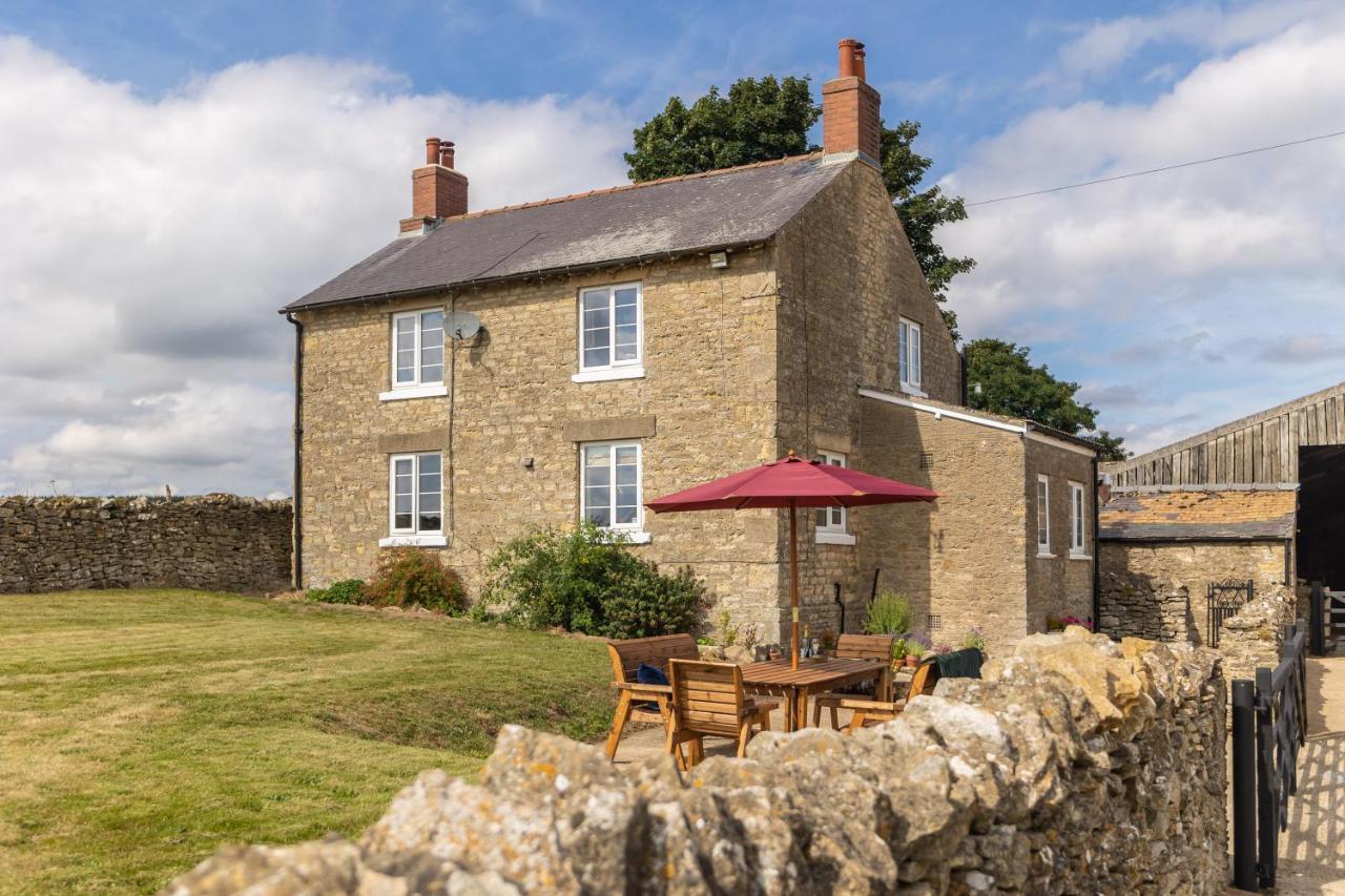 Luxury Farmhouse With Stunning Views And Hot Tub Ebberston Bagian luar foto