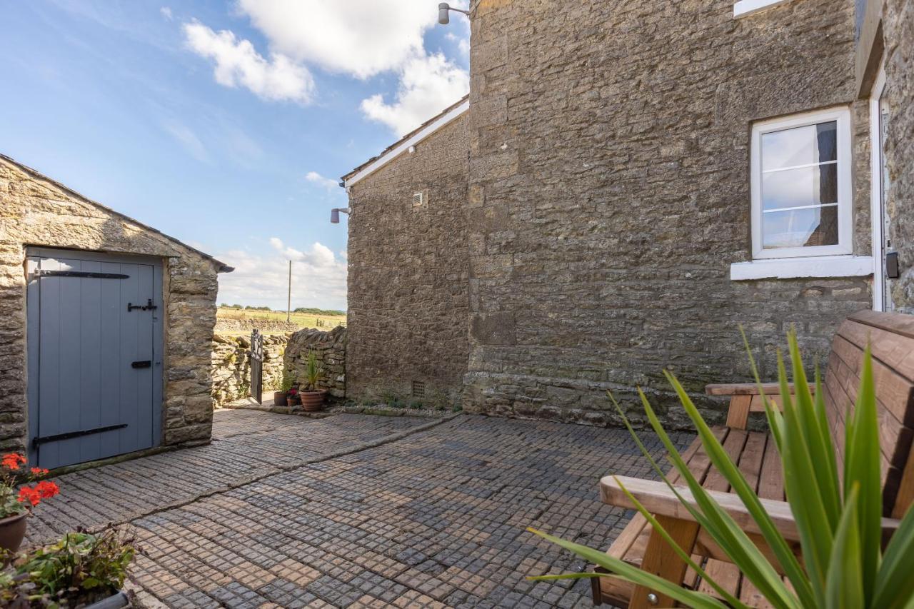 Luxury Farmhouse With Stunning Views And Hot Tub Ebberston Bagian luar foto